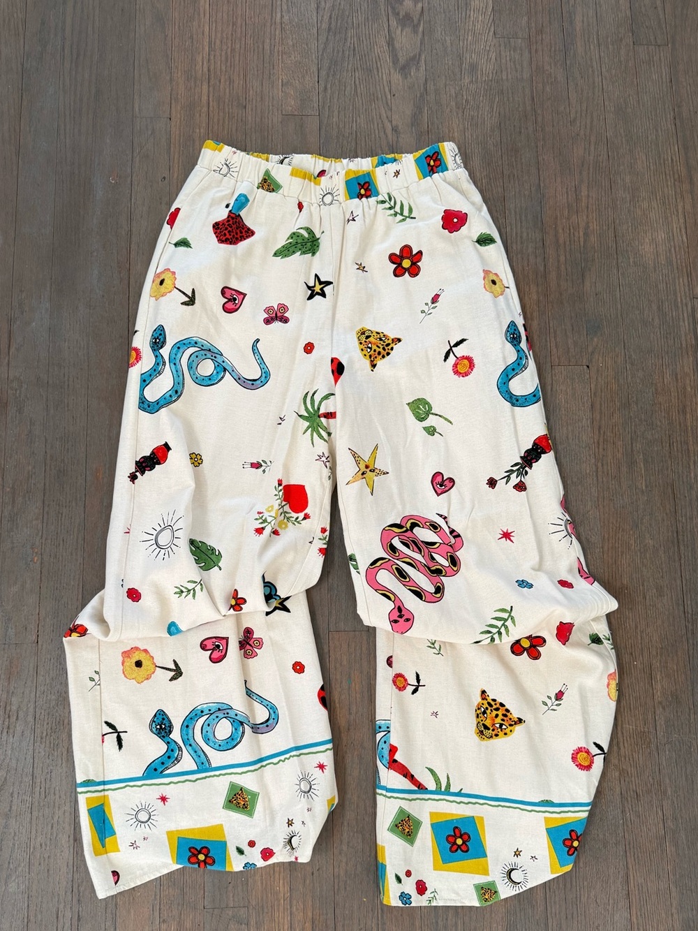 Aqua Cream Joggers with Multicolor Snake & Floral Prints
